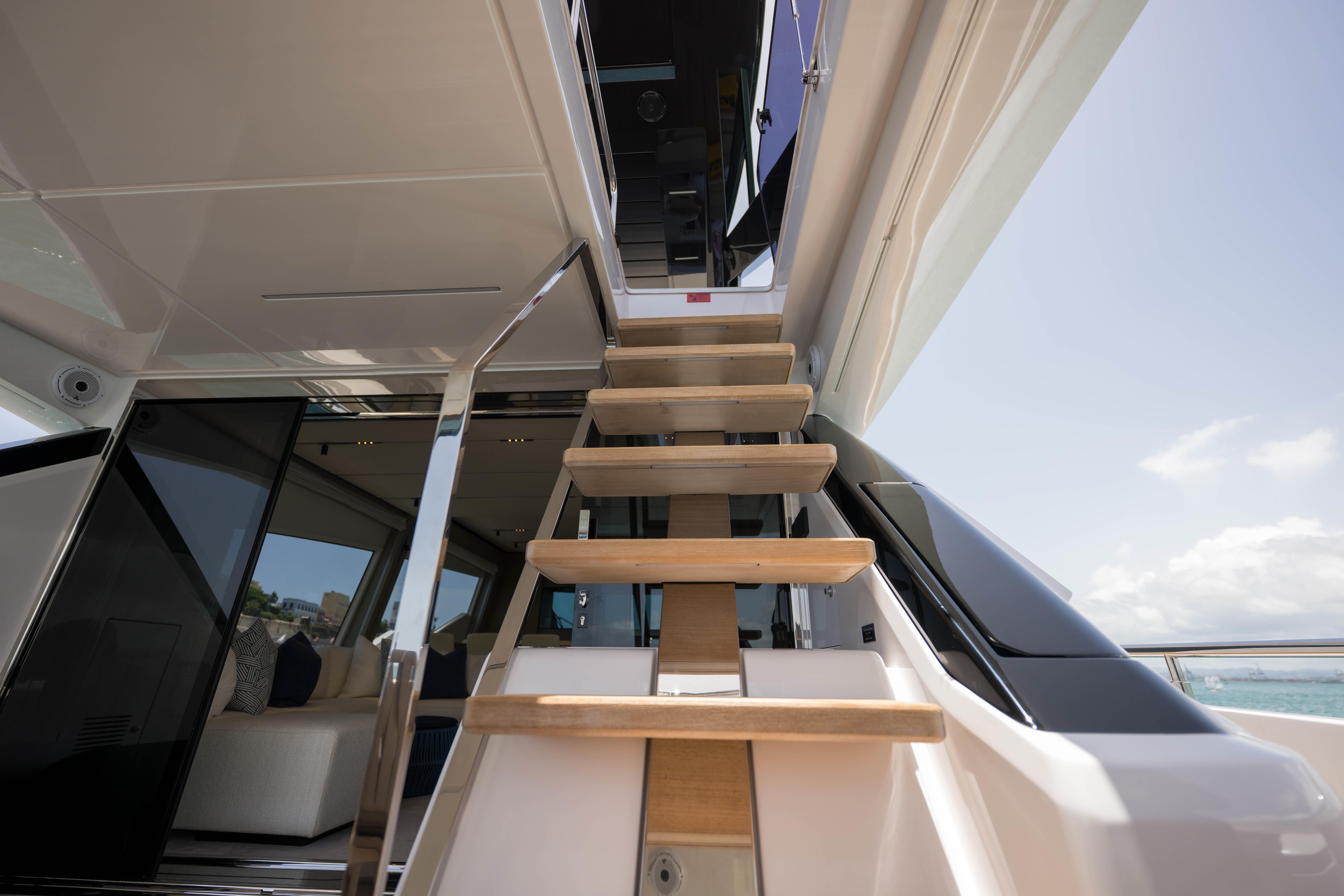 2023 FERRETTI YACHTS 720 